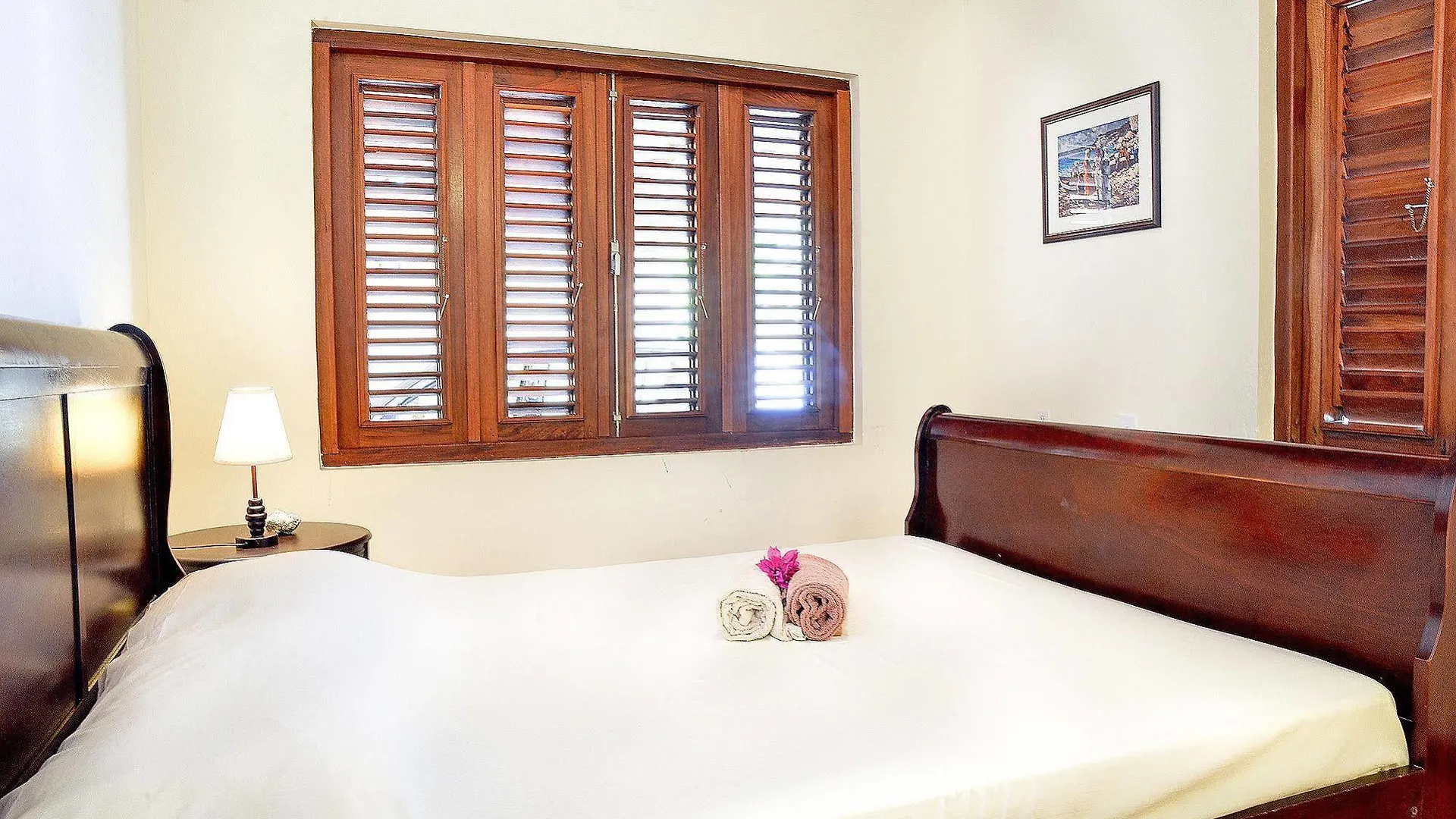 Lagun Blou Dive And Beach Resort